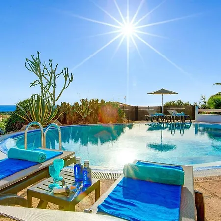 Villa Corina By